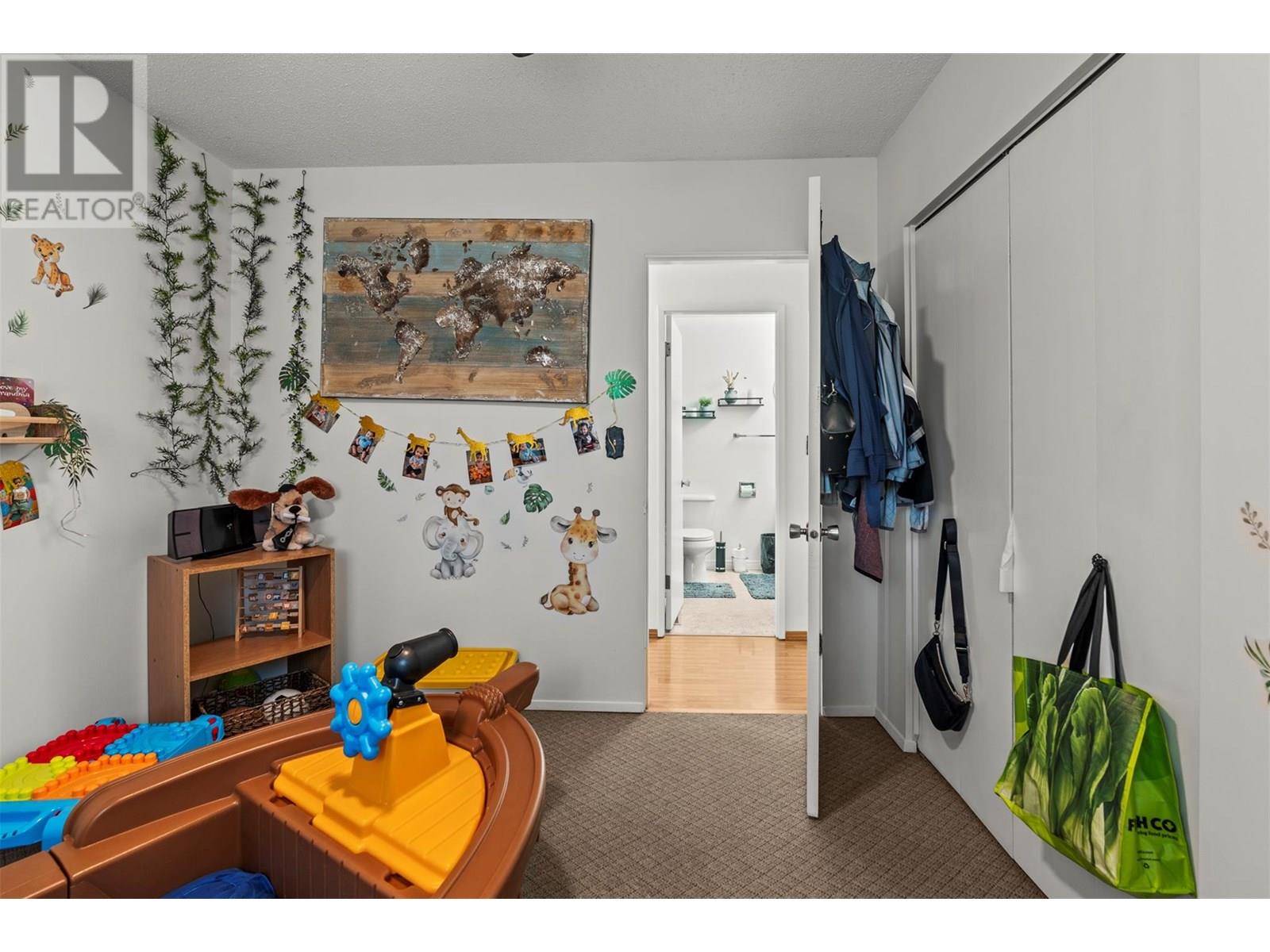 3927 16 Avenue Property Photo 25