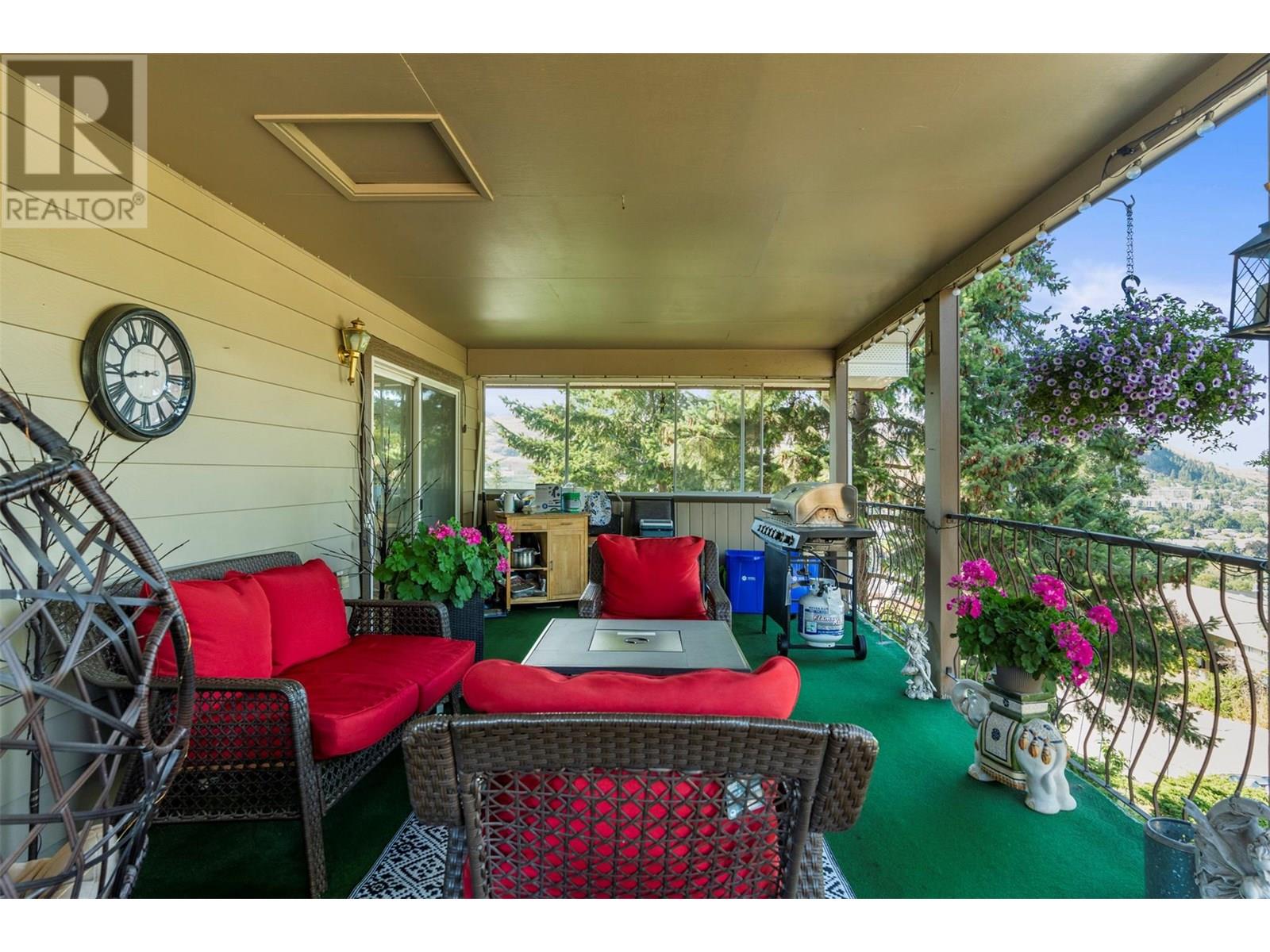 3927 16 Avenue Property Photo 27