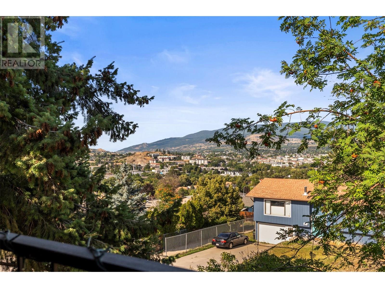 3927 16 Avenue Property Photo 29