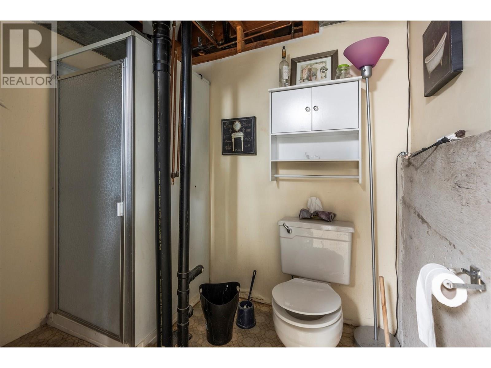 3927 16 Avenue Property Photo 33