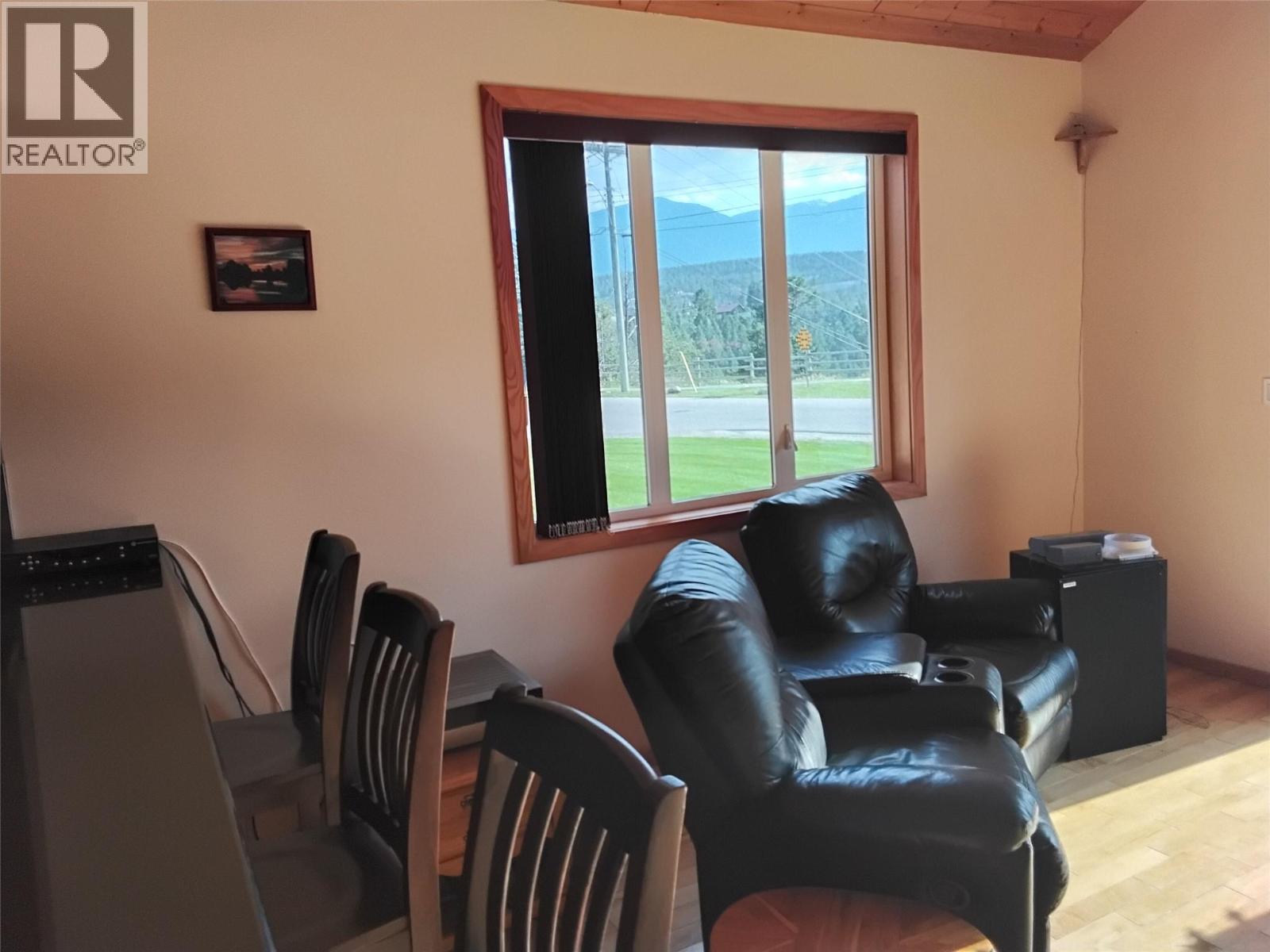 453 13th Avenue Property Photo 6