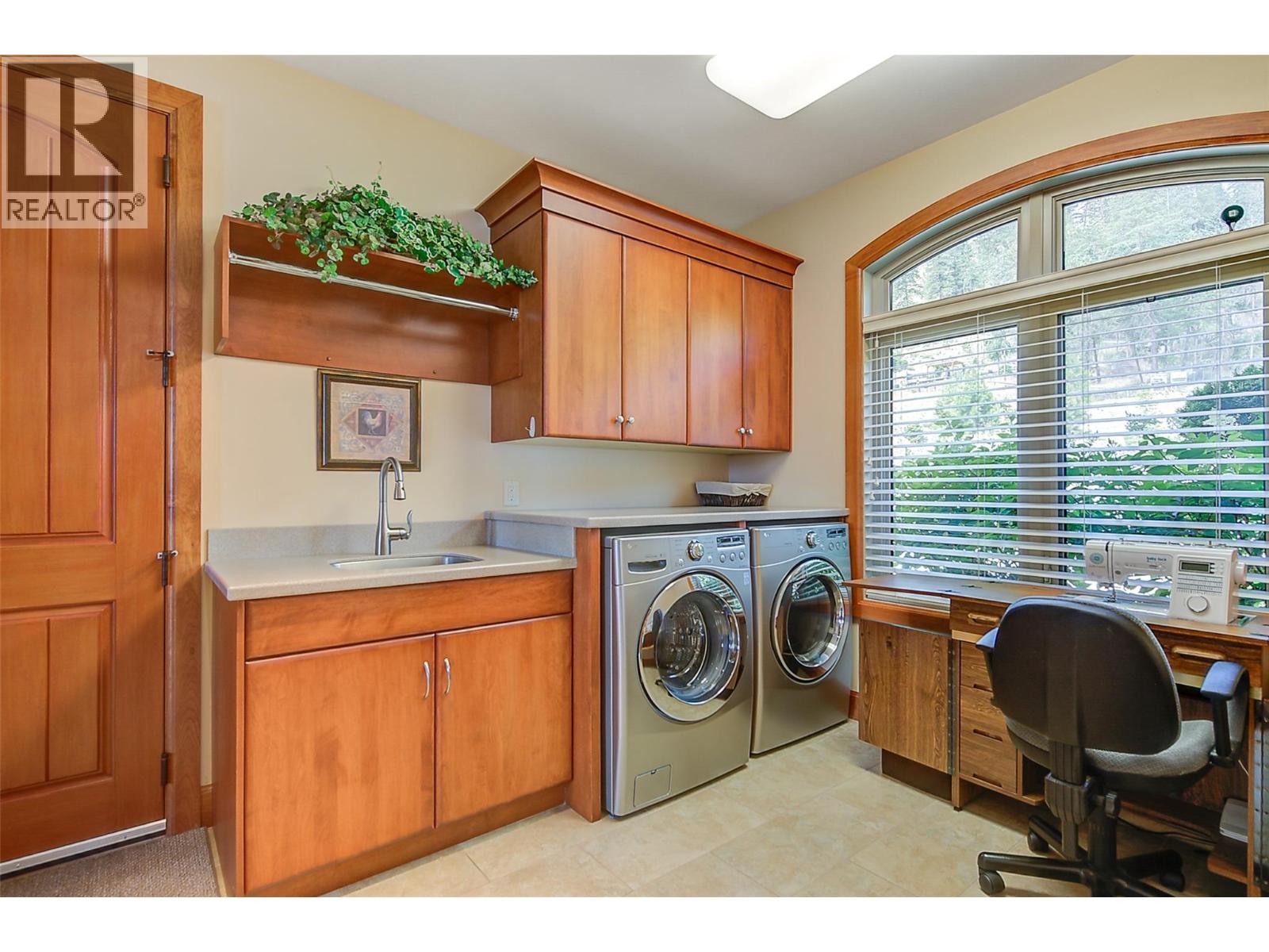2513 Casa Palmero Drive Property Photo 32