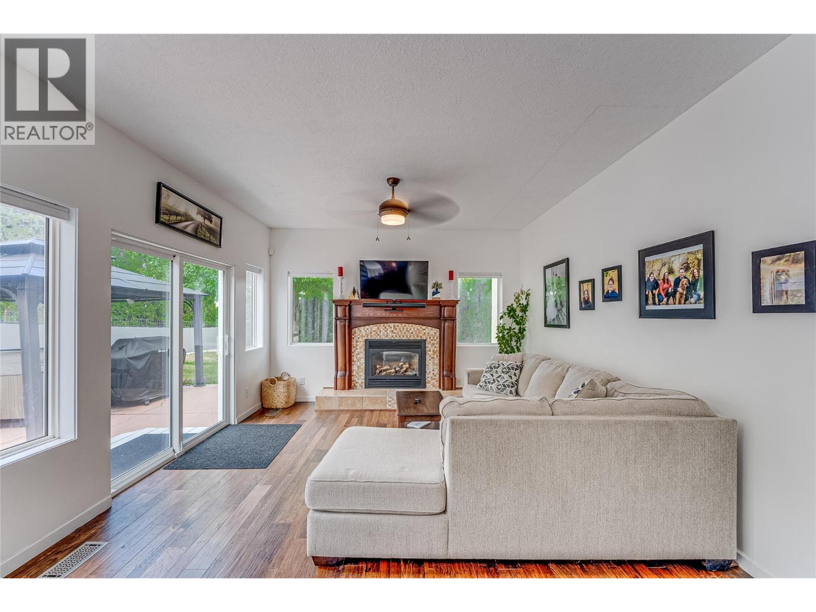 274 Country Estate Place Property Photo 12