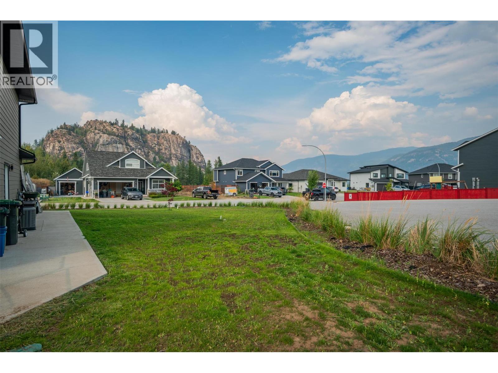 3904 Grandview Drive Property Photo 3