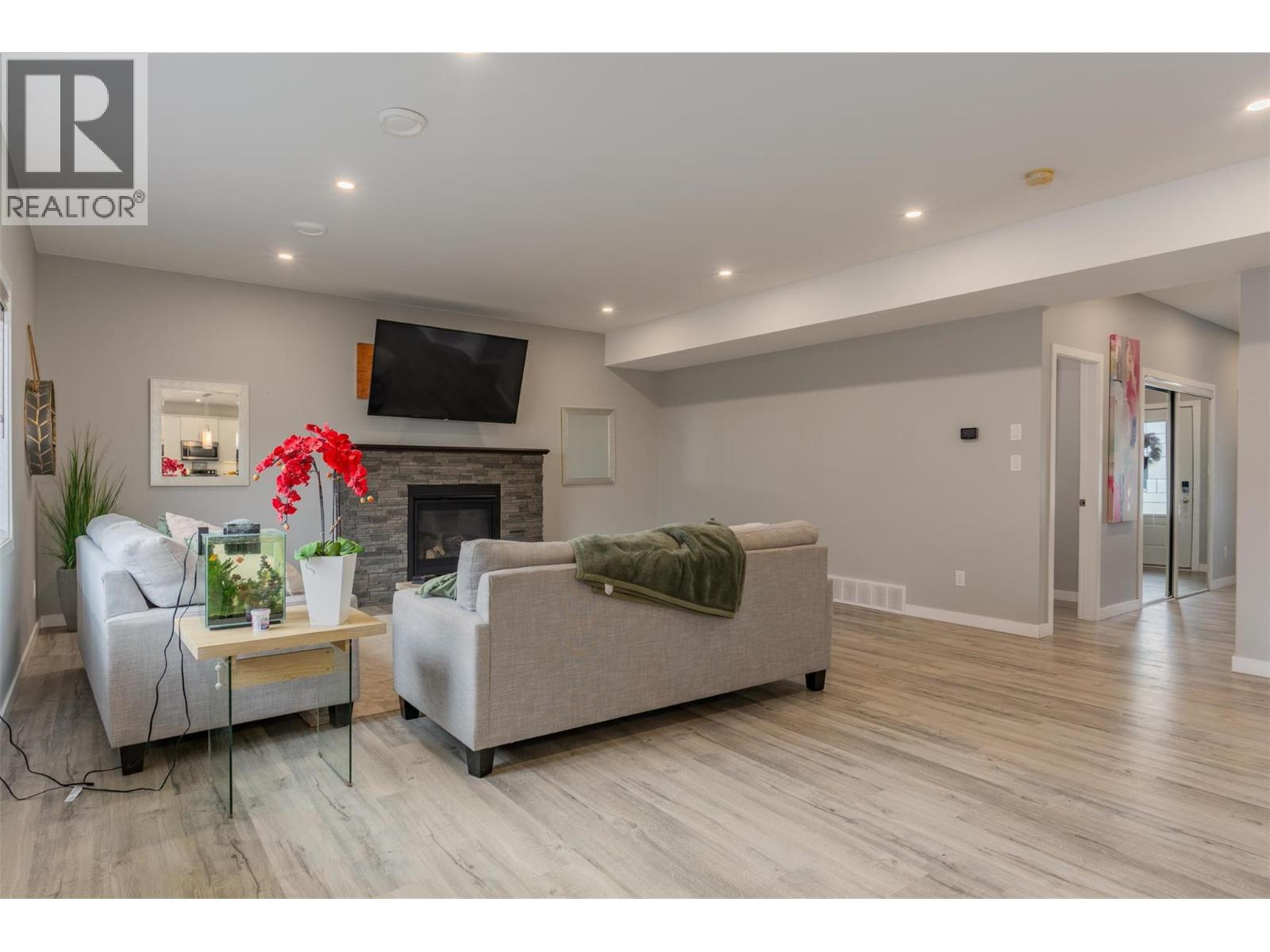 3904 Grandview Drive Property Photo 14