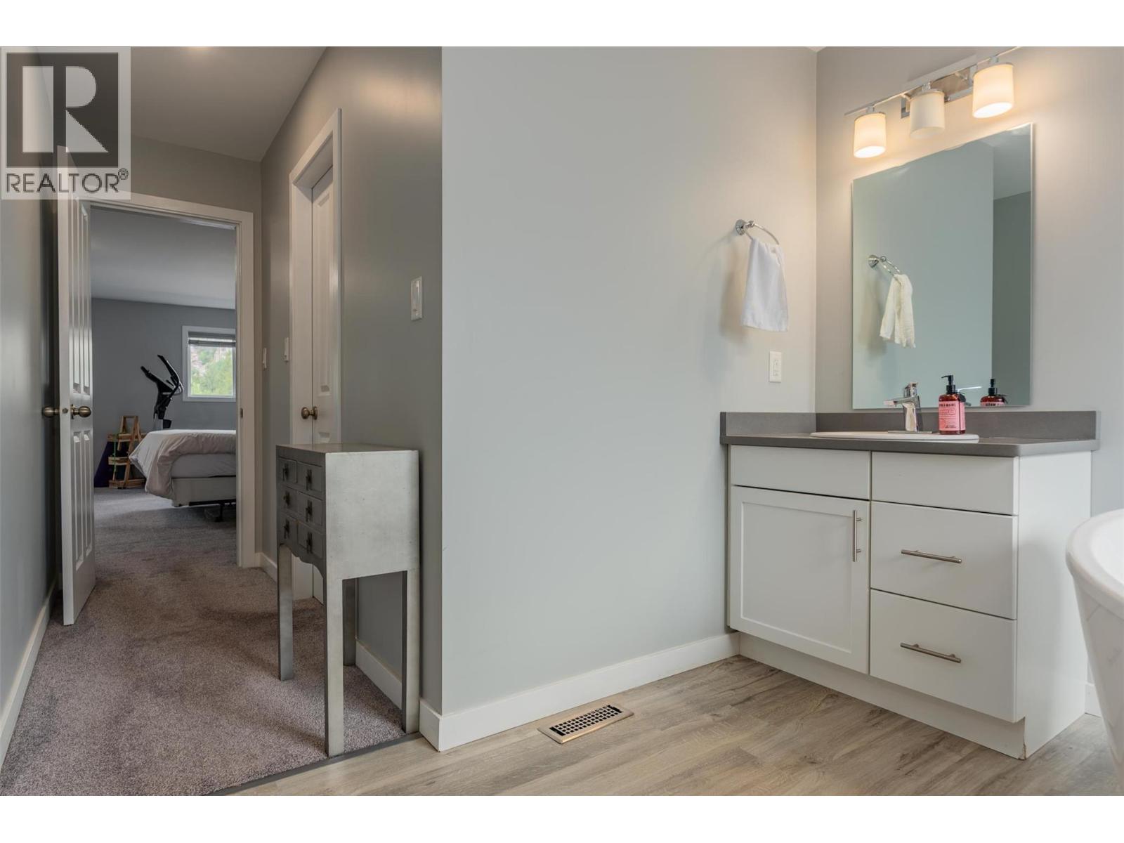 3904 Grandview Drive Property Photo 32