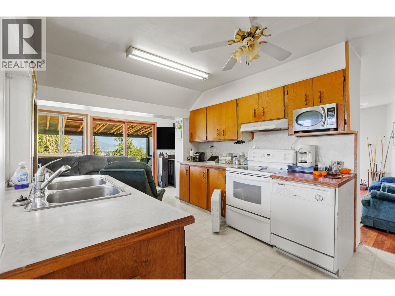1655 Evans Road Property Photo 5