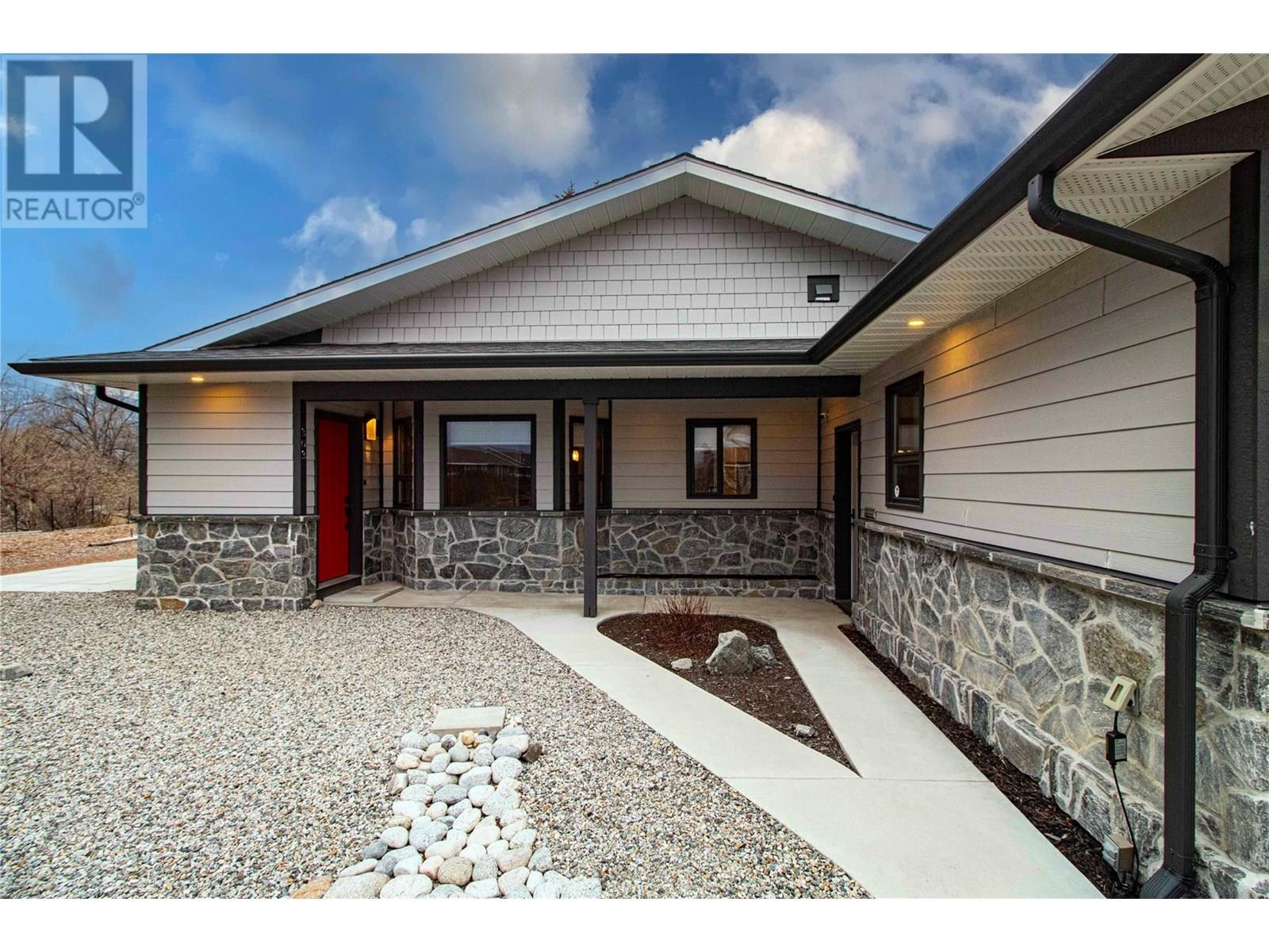 303 Roy Avenue Property Photo 3