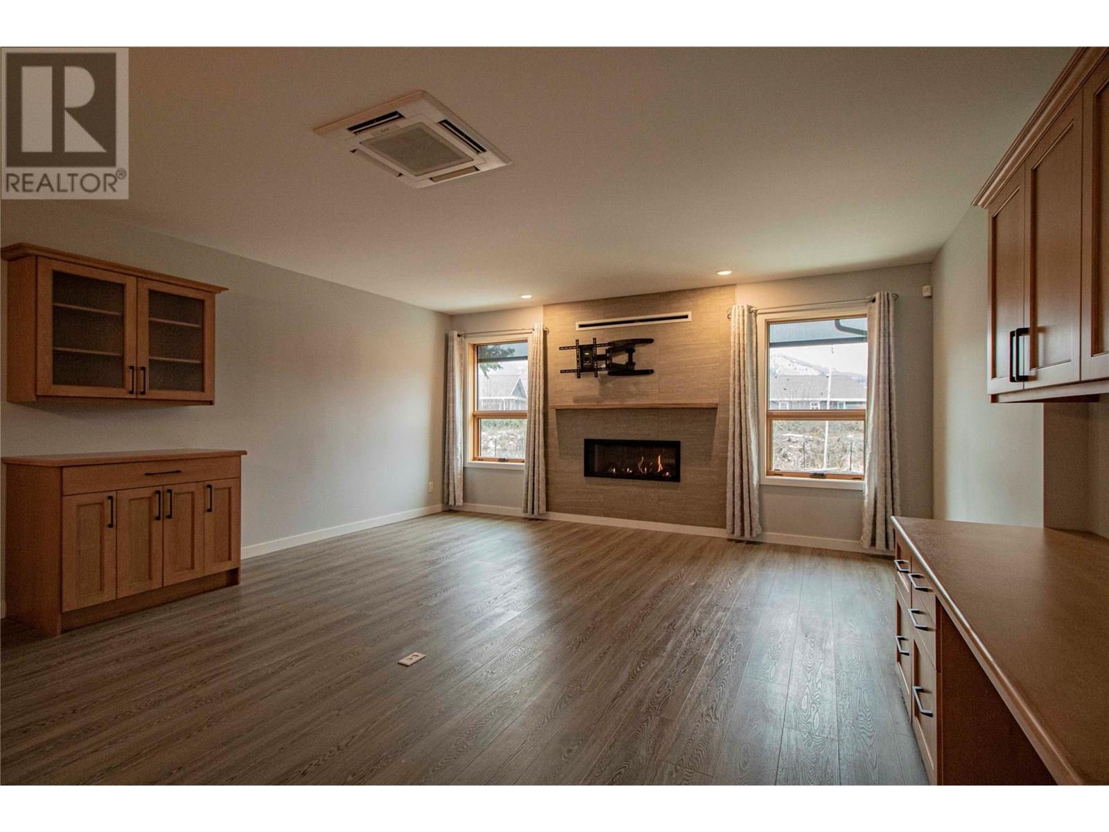 303 Roy Avenue Property Photo 6