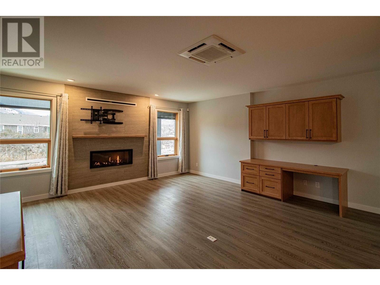 303 Roy Avenue Property Photo 8