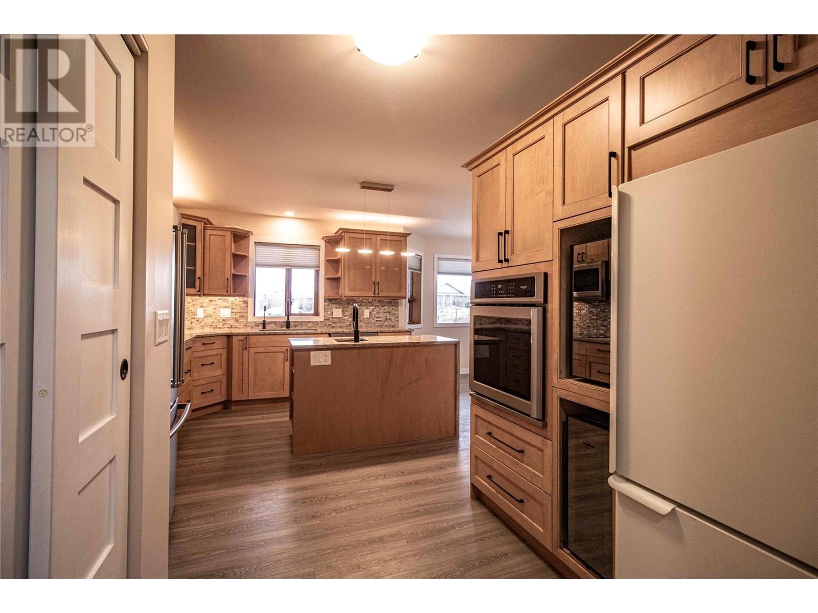 303 Roy Avenue Property Photo 14