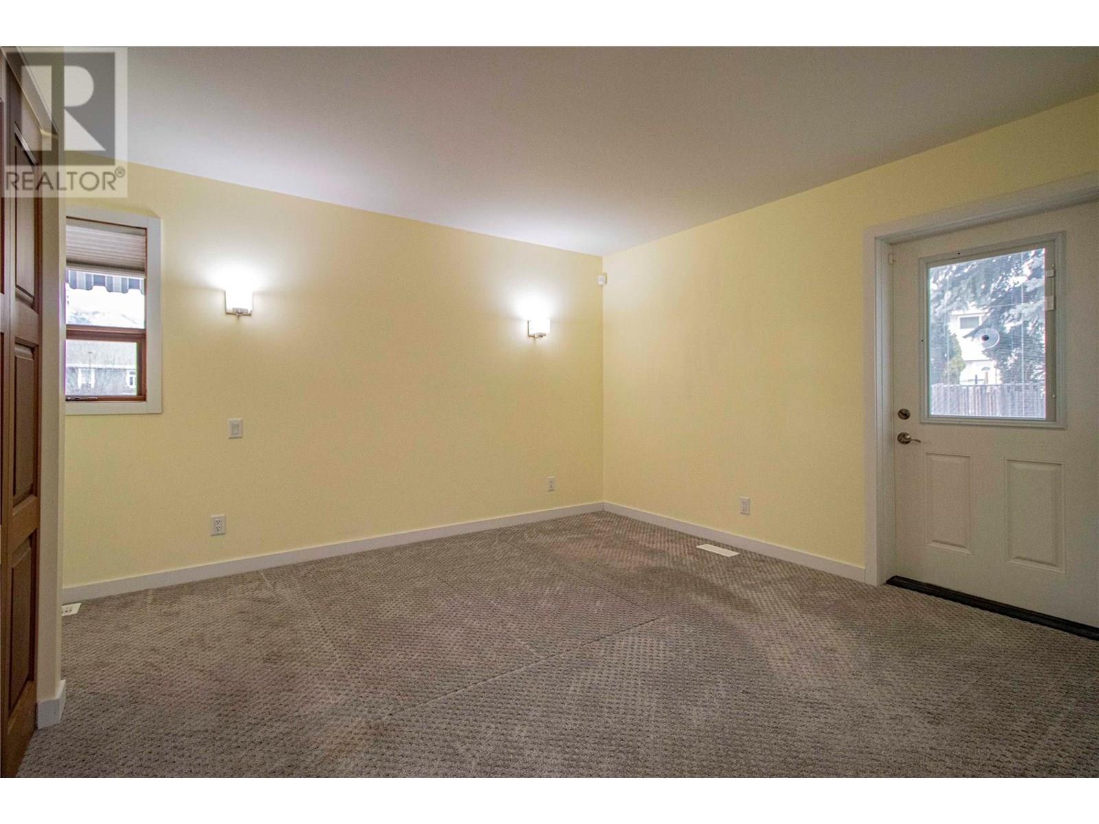 303 Roy Avenue Property Photo 22