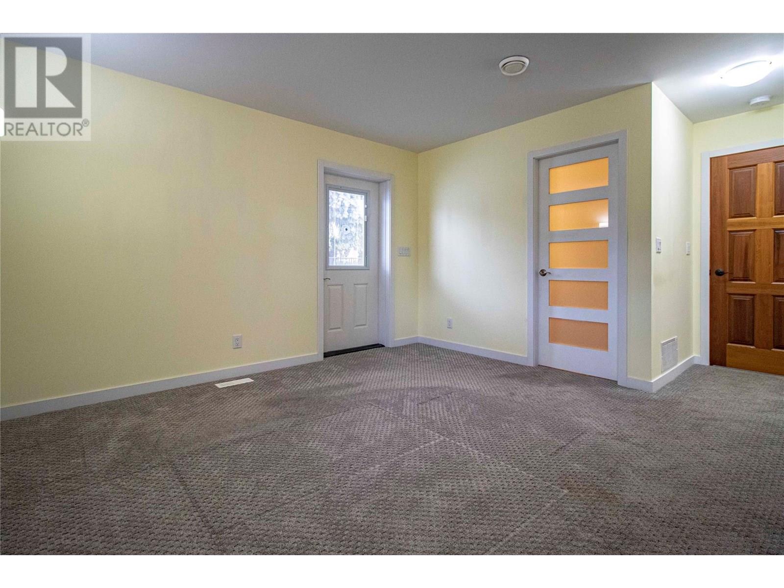 303 Roy Avenue Property Photo 23