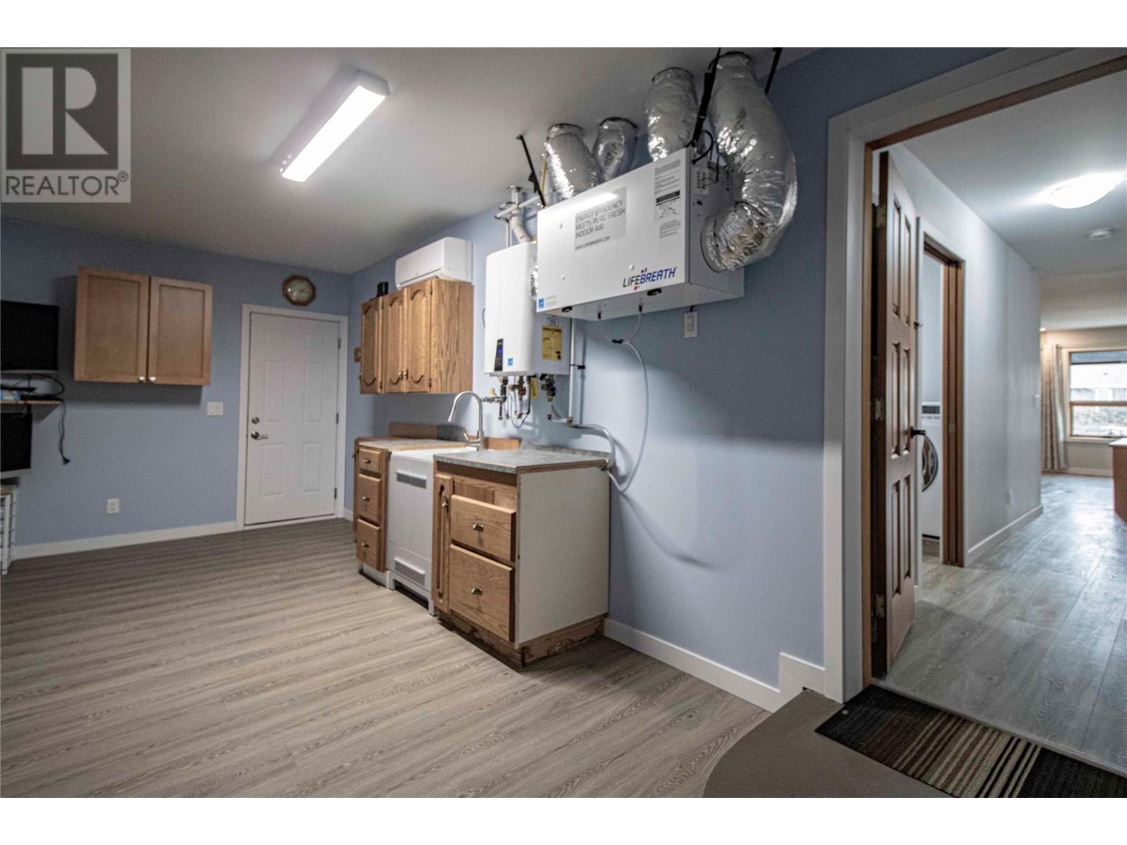 303 Roy Avenue Property Photo 32