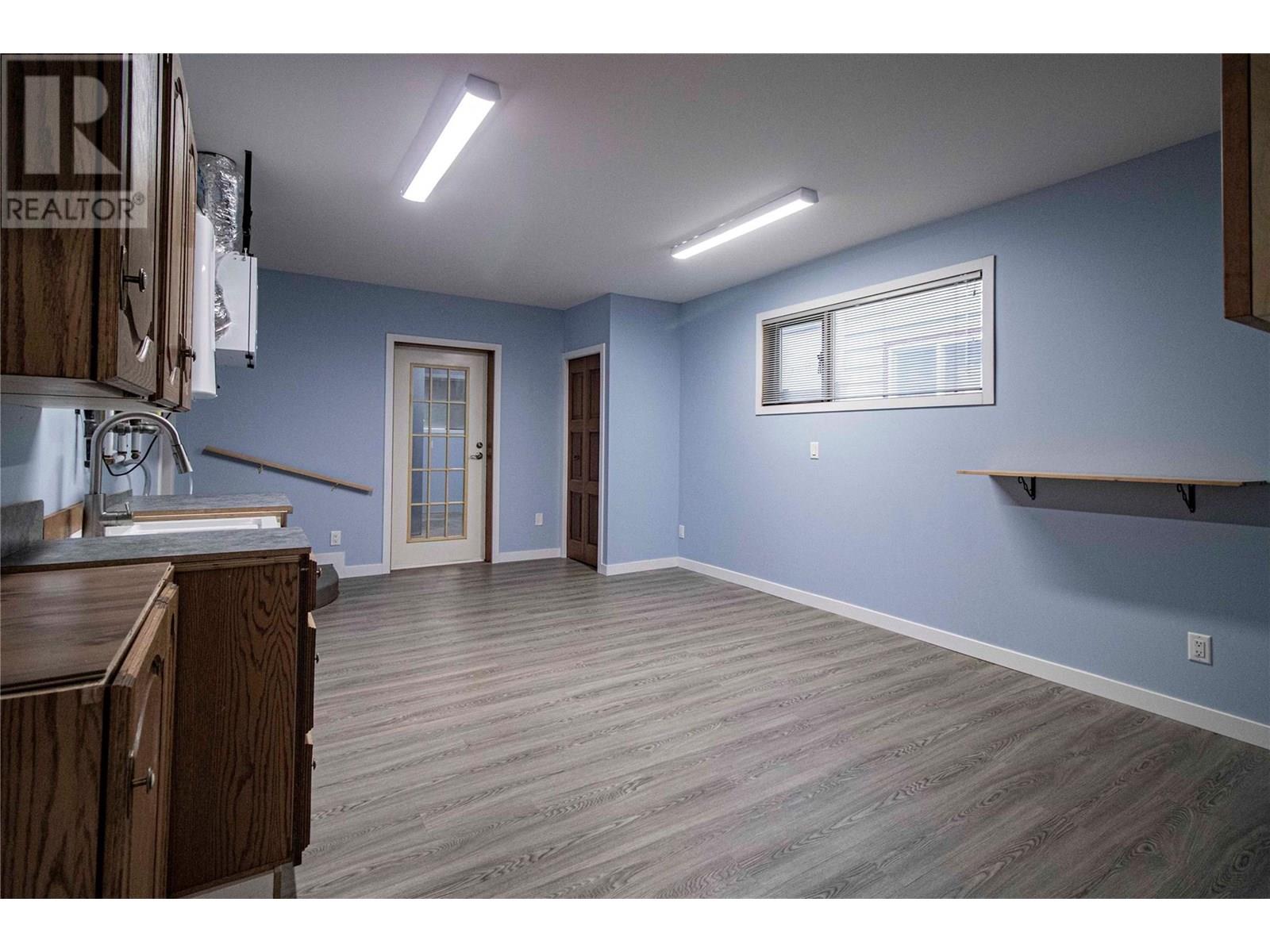 303 Roy Avenue Property Photo 33