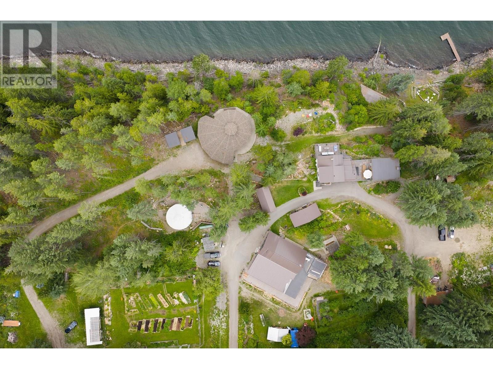5278 Amundsen Road Property Photo 2