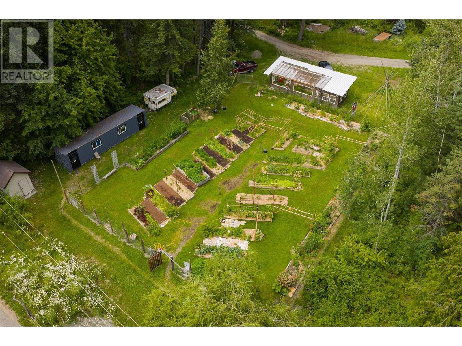 5278 Amundsen Road Property Photo 12