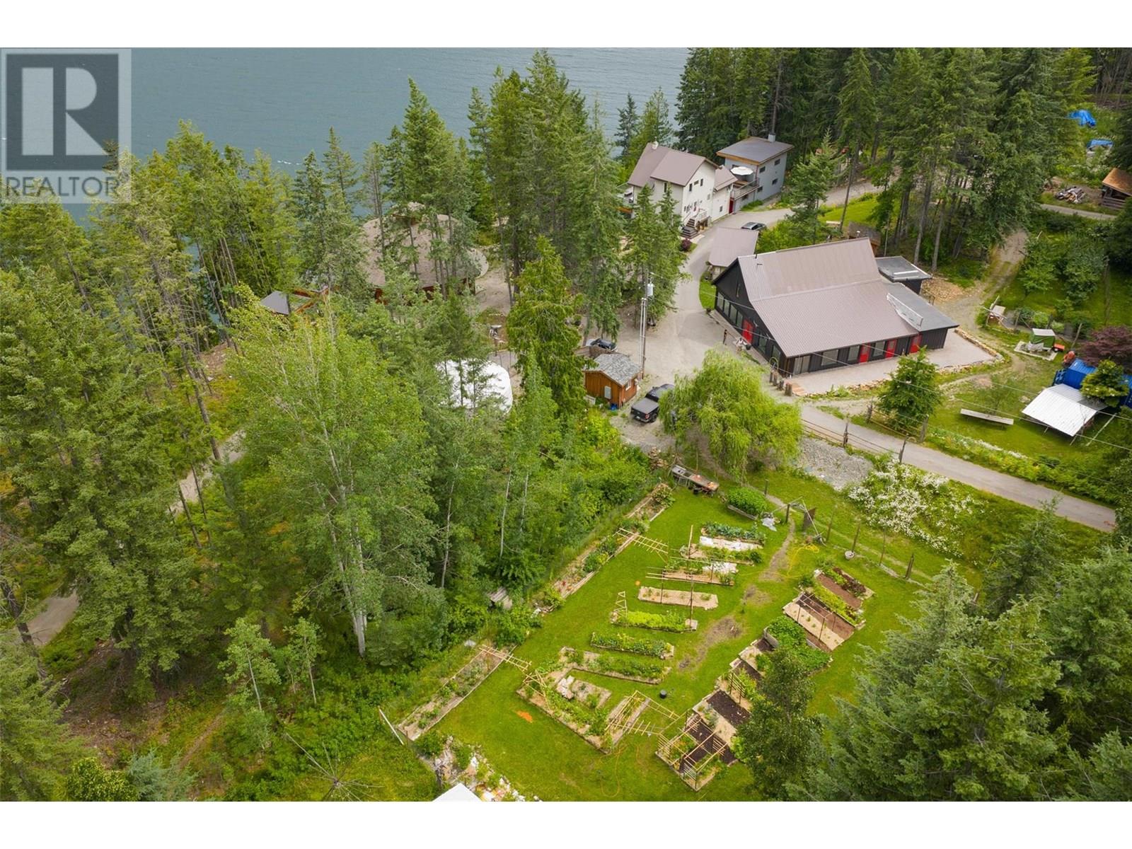 5278 Amundsen Road Property Photo 15