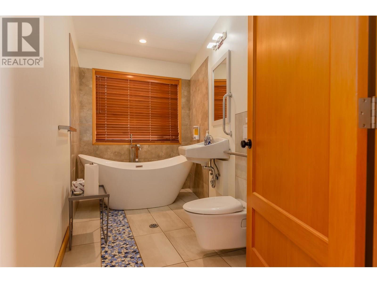 5278 Amundsen Road Property Photo 30