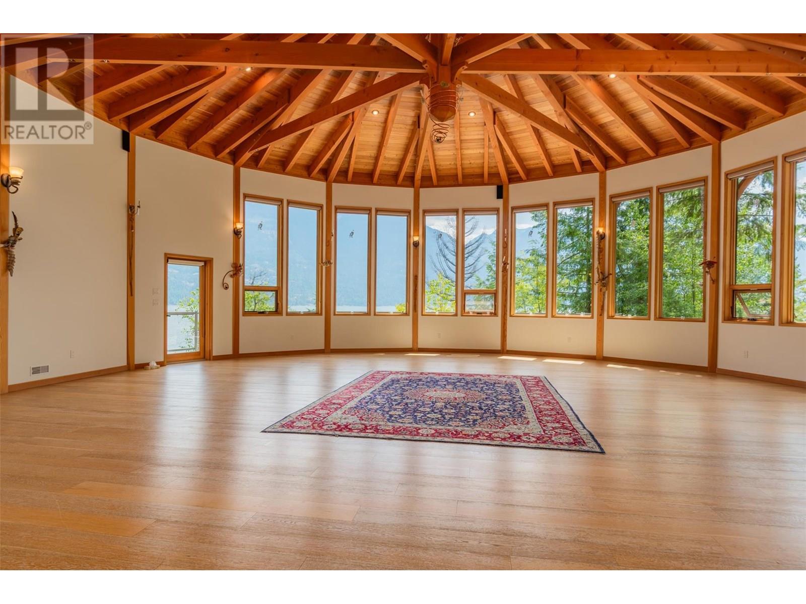 5278 Amundsen Road Property Photo 31