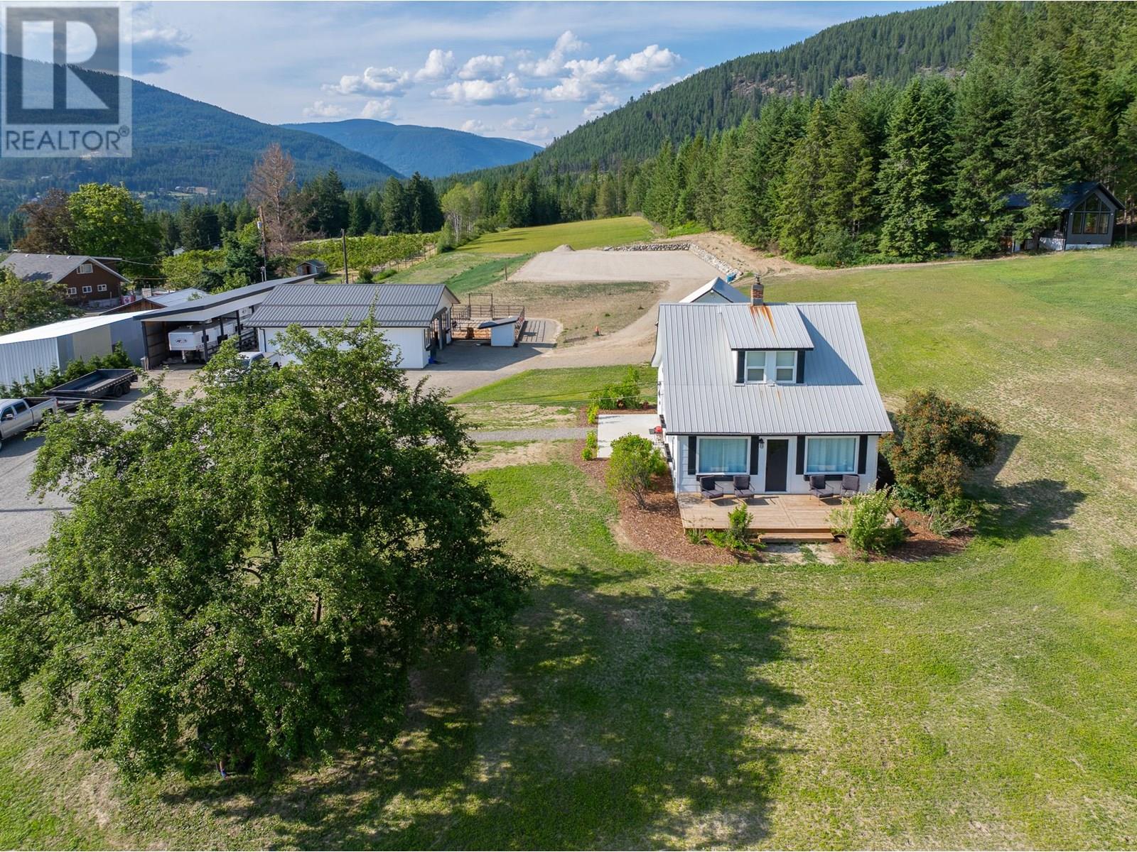 4422 48th Street Property Photo 4