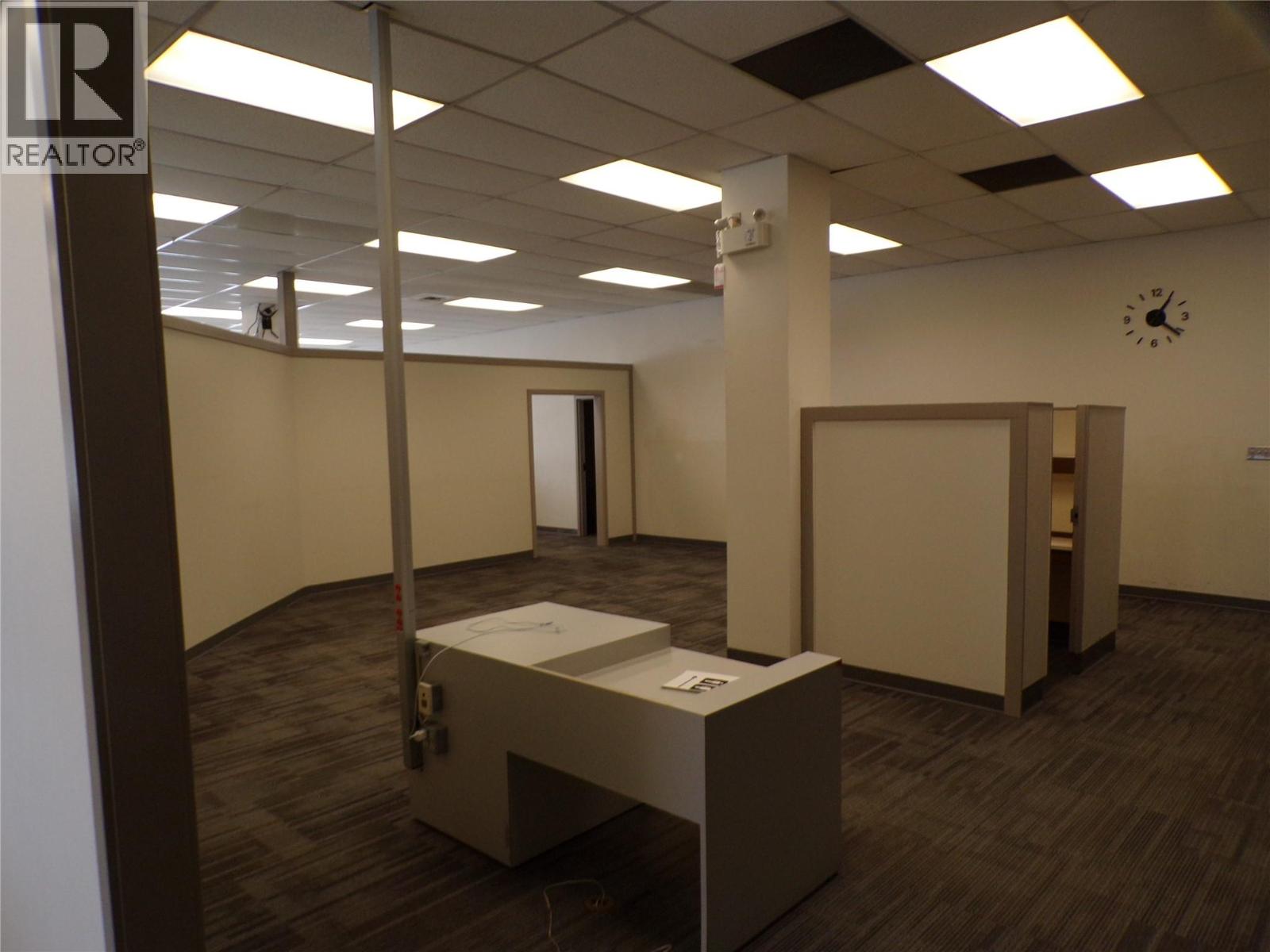 10124 10 Street Property Photo 7