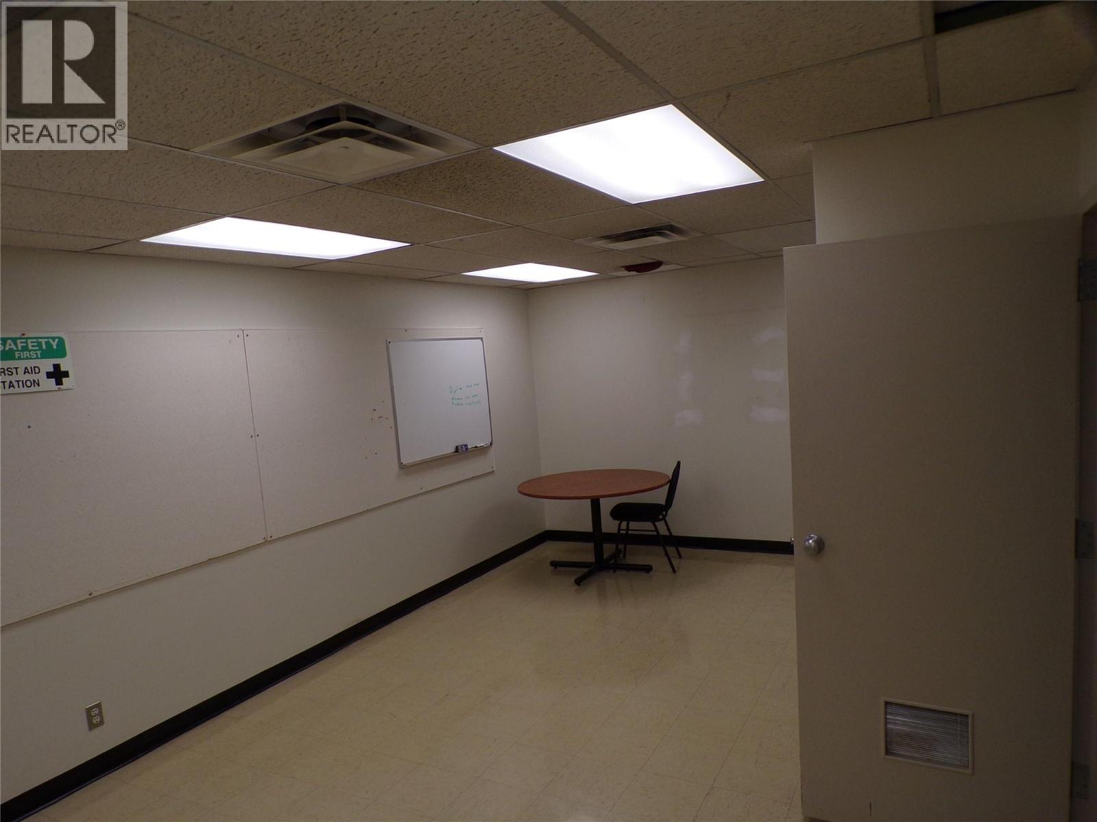 10124 10 Street Property Photo 8