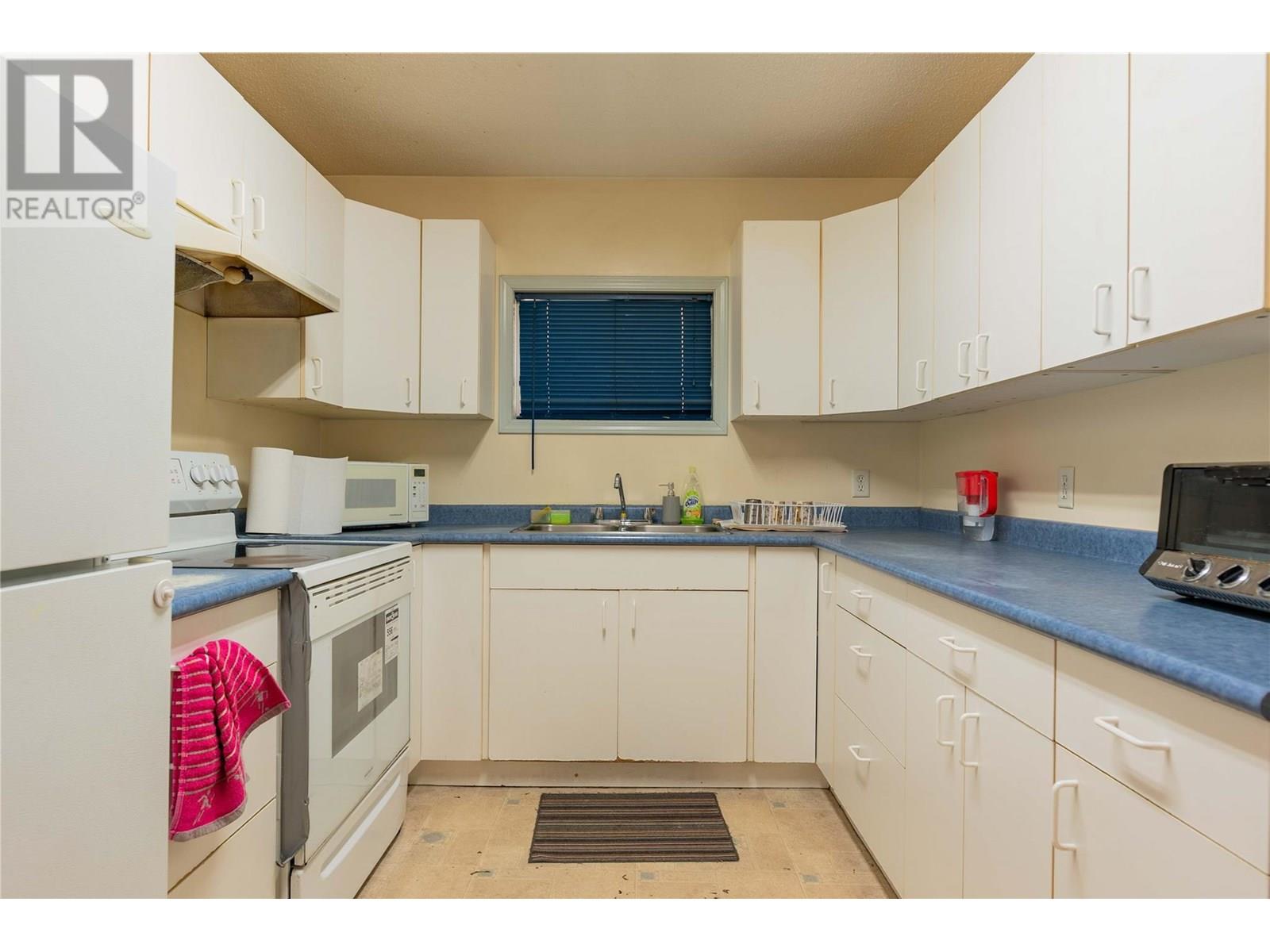 1410 Bay Avenue Property Photo 17