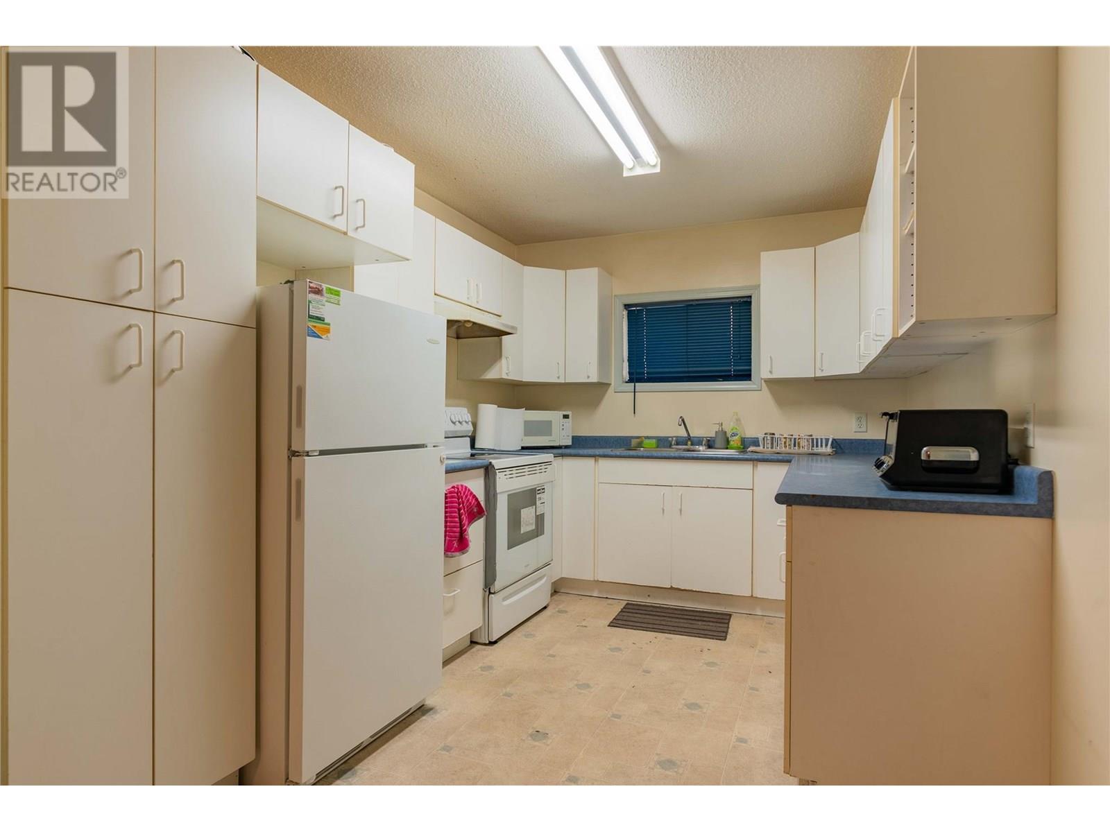 1410 Bay Avenue Property Photo 18