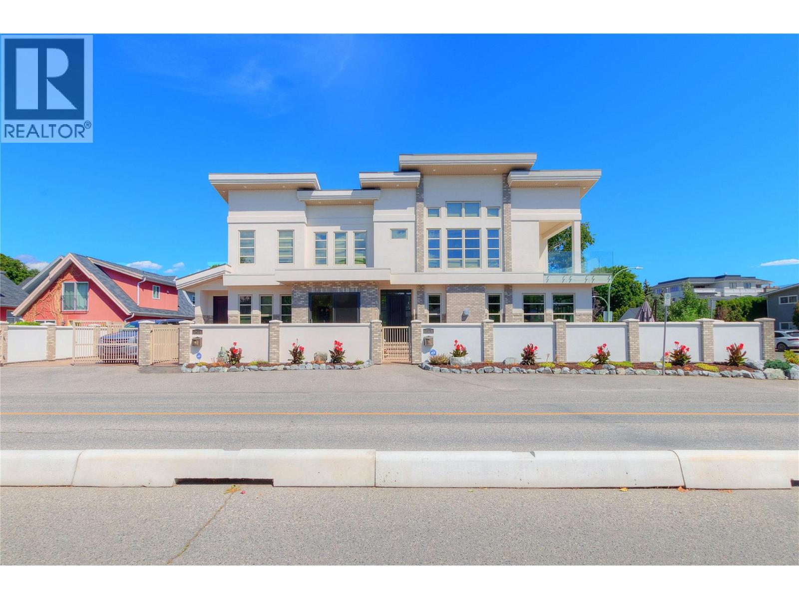 2571 Abbott Street Property Photo 1