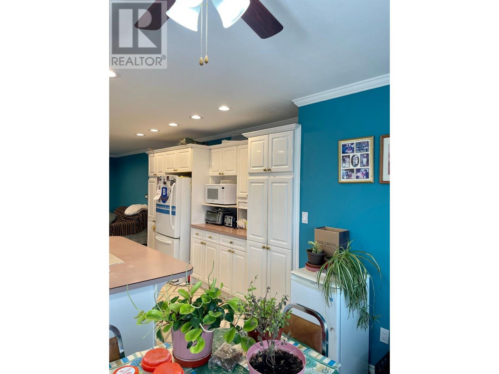 1260 Broughton Avenue Property Photo 29