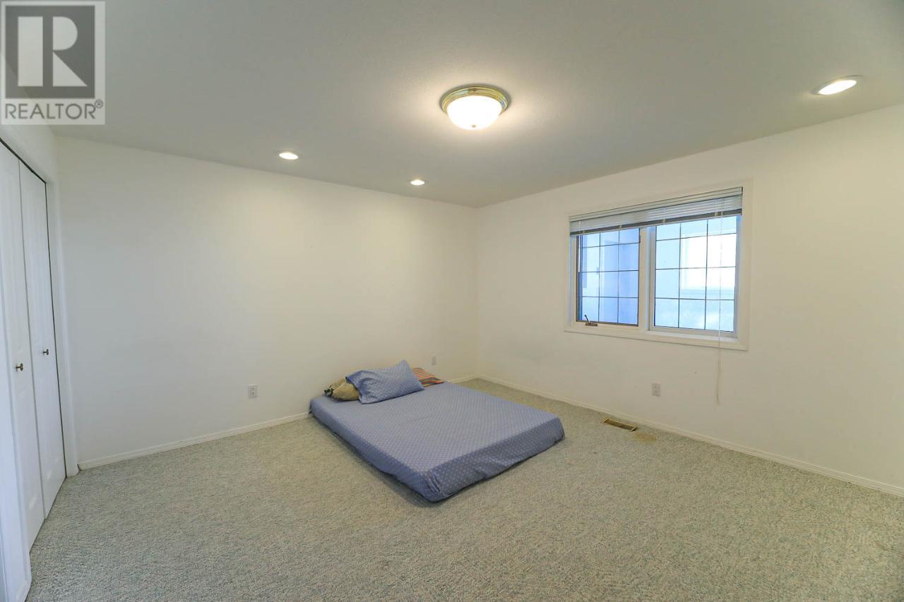 1260 Broughton Avenue Property Photo 39