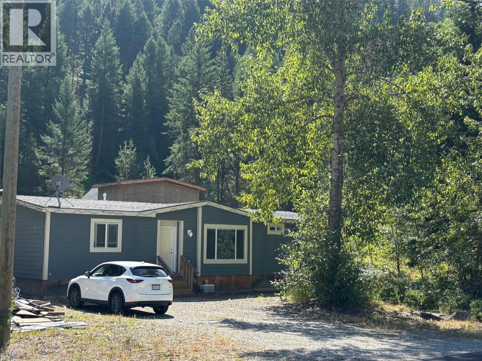 3520 33 Highway Property Photo 1