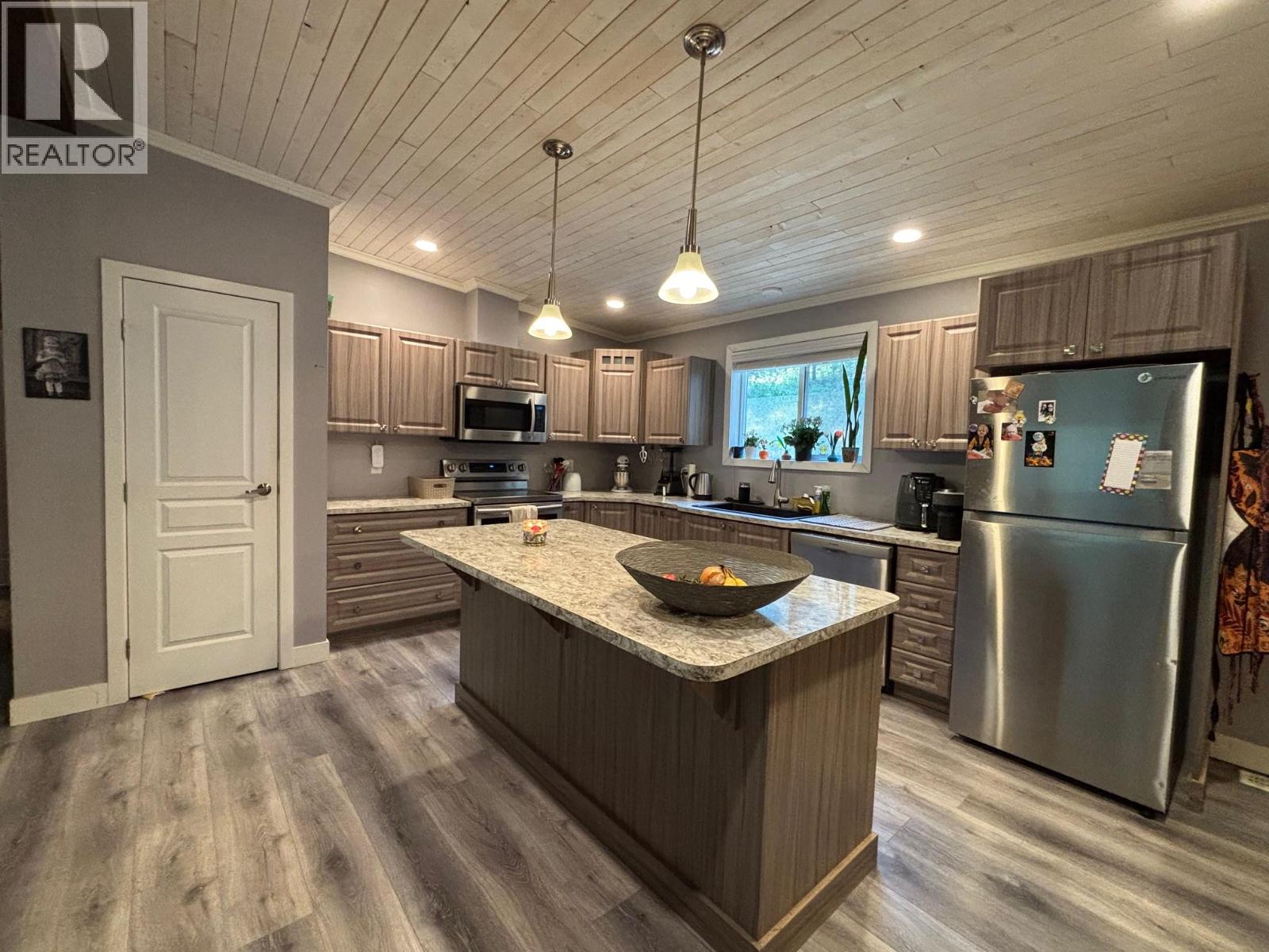 3520 33 Highway Property Photo 3