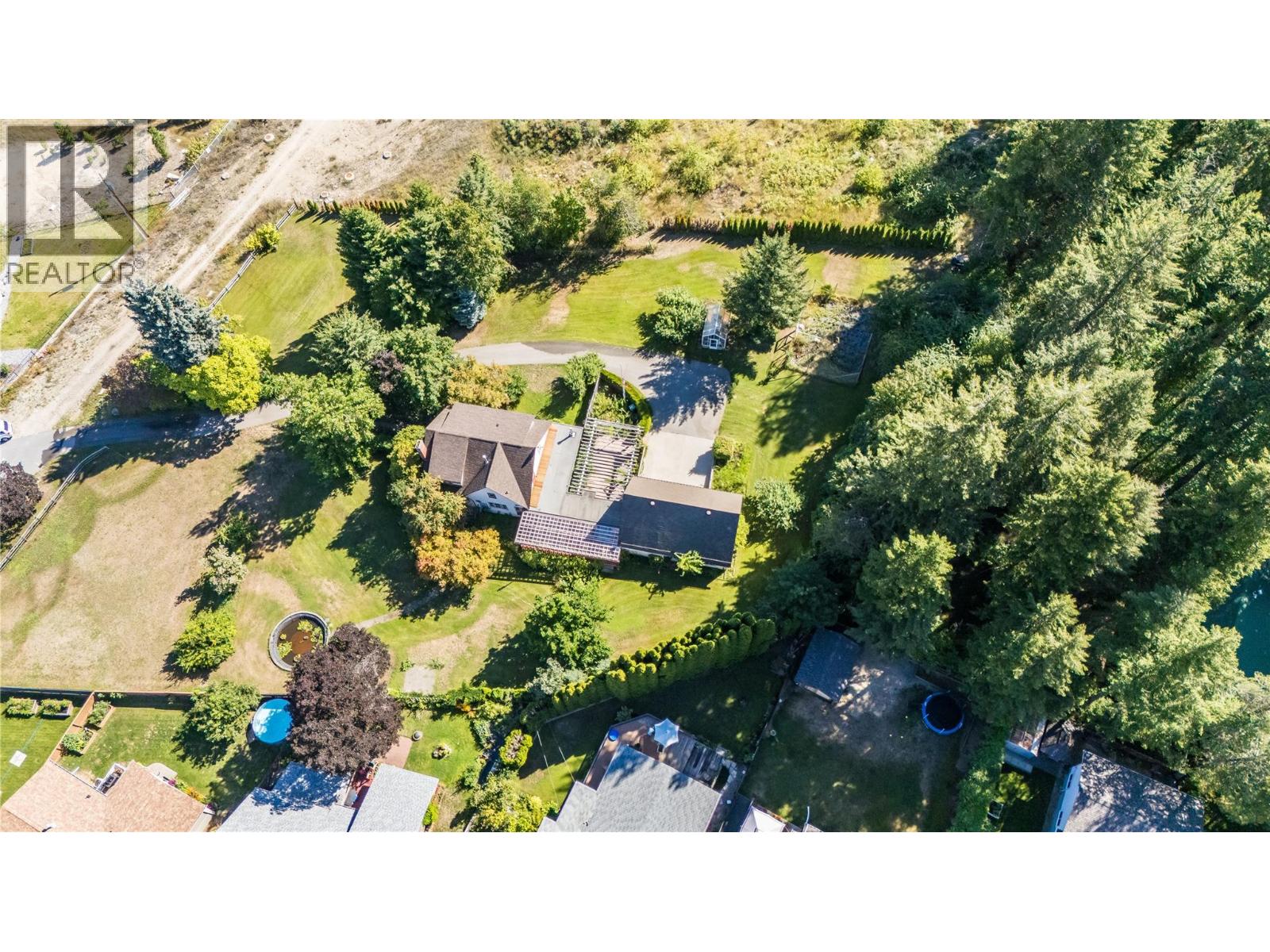 102 18th Street Property Photo 4