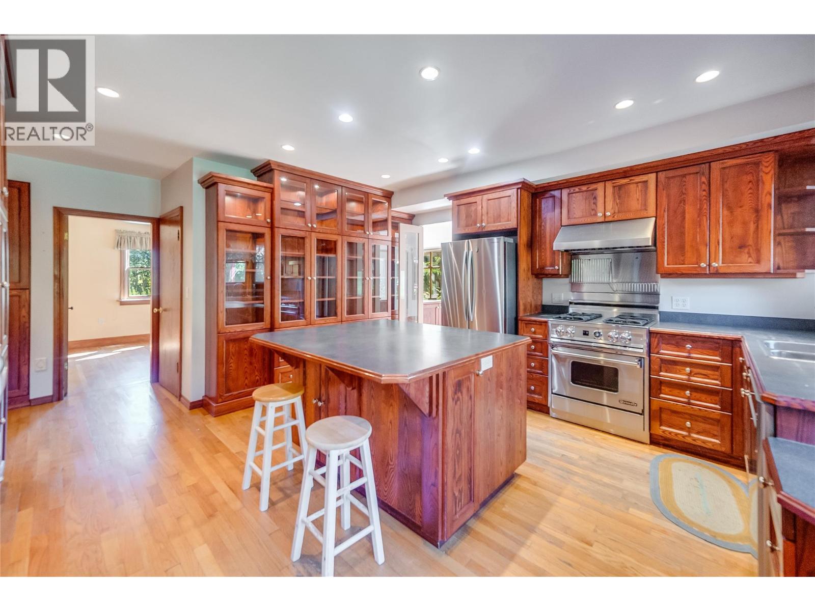 102 18th Street Property Photo 10