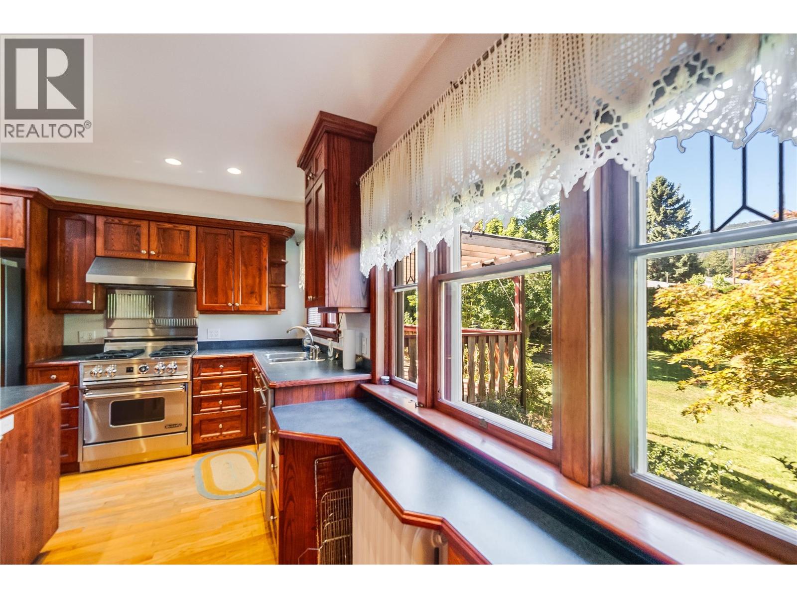 102 18th Street Property Photo 13