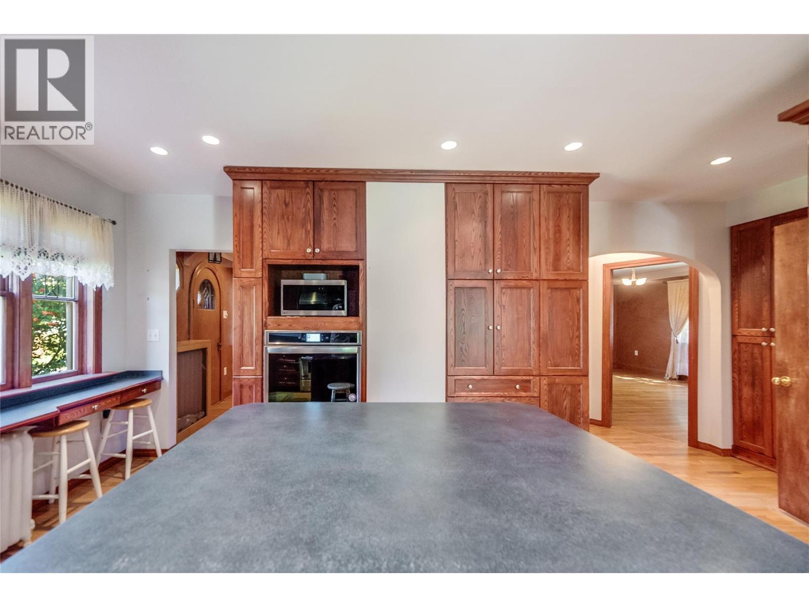 102 18th Street Property Photo 14