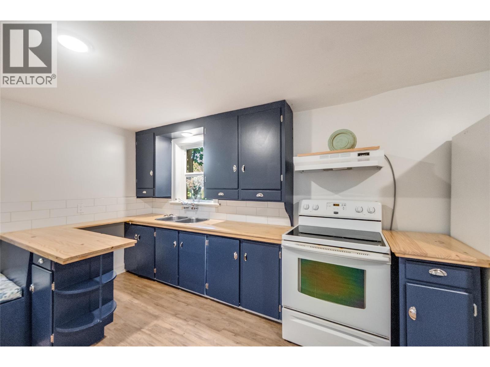 102 18th Street Property Photo 42