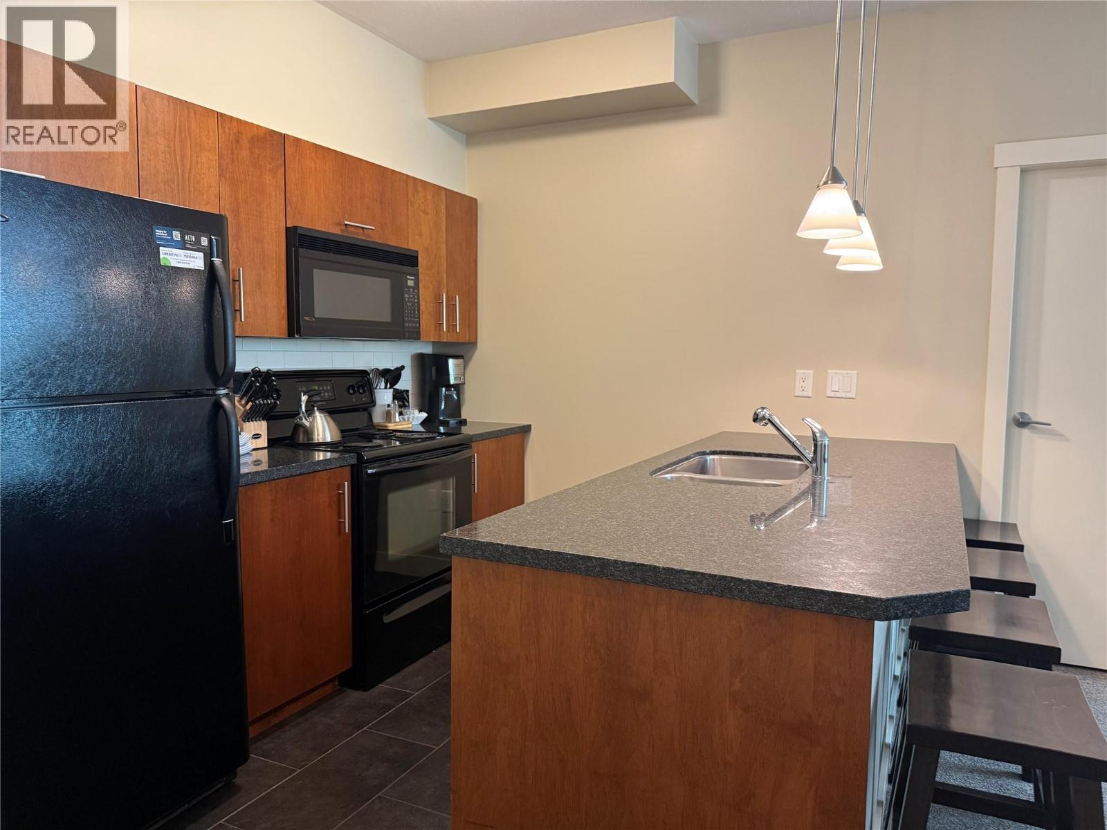 2049 Summit Drive Unit# 115d Property Photo 2