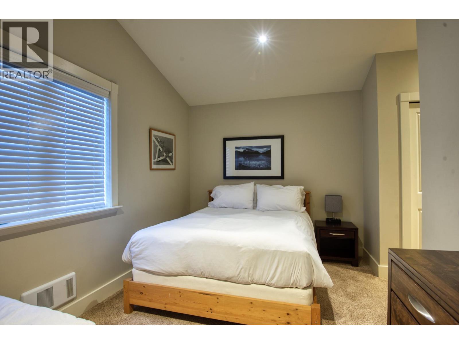 152 Clearview Crescent Property Photo 45