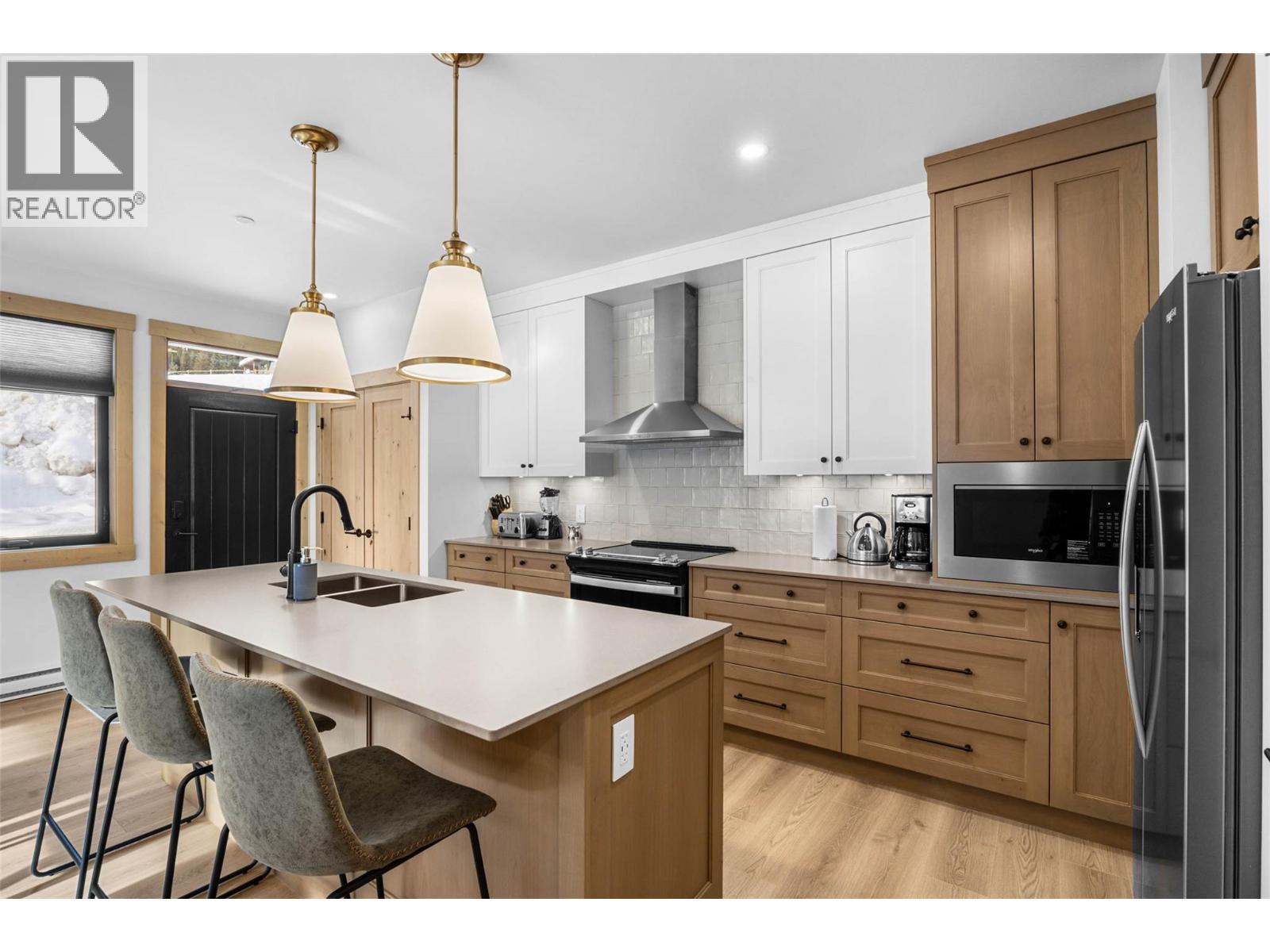 7005 Mcgillivray Lake Drive Unit# 16 Property Photo 7