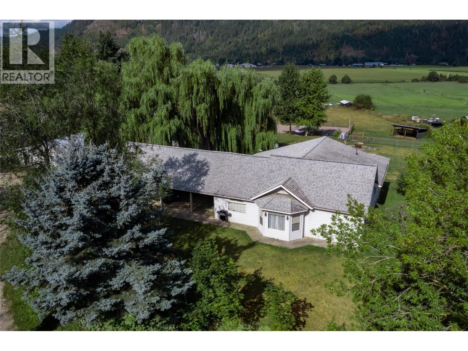 7630 97a Highway Property Photo 17