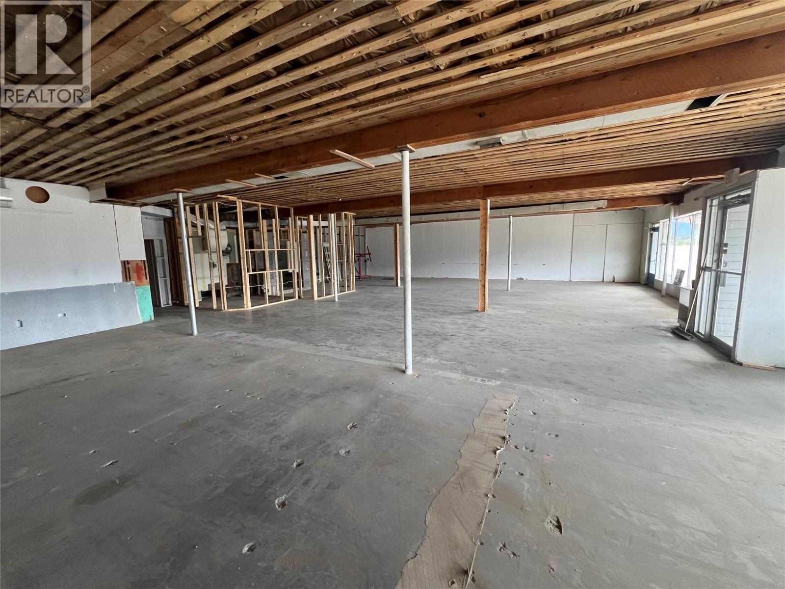 116 Northwest Boulevard Property Photo 8
