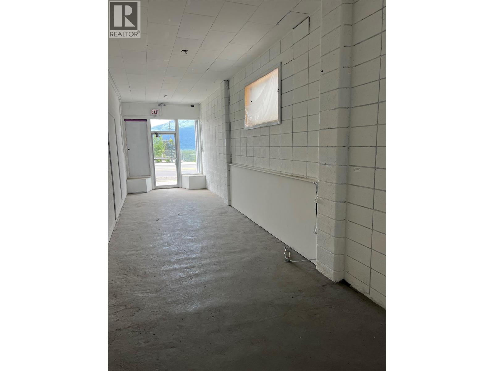 116 Northwest Boulevard Property Photo 10