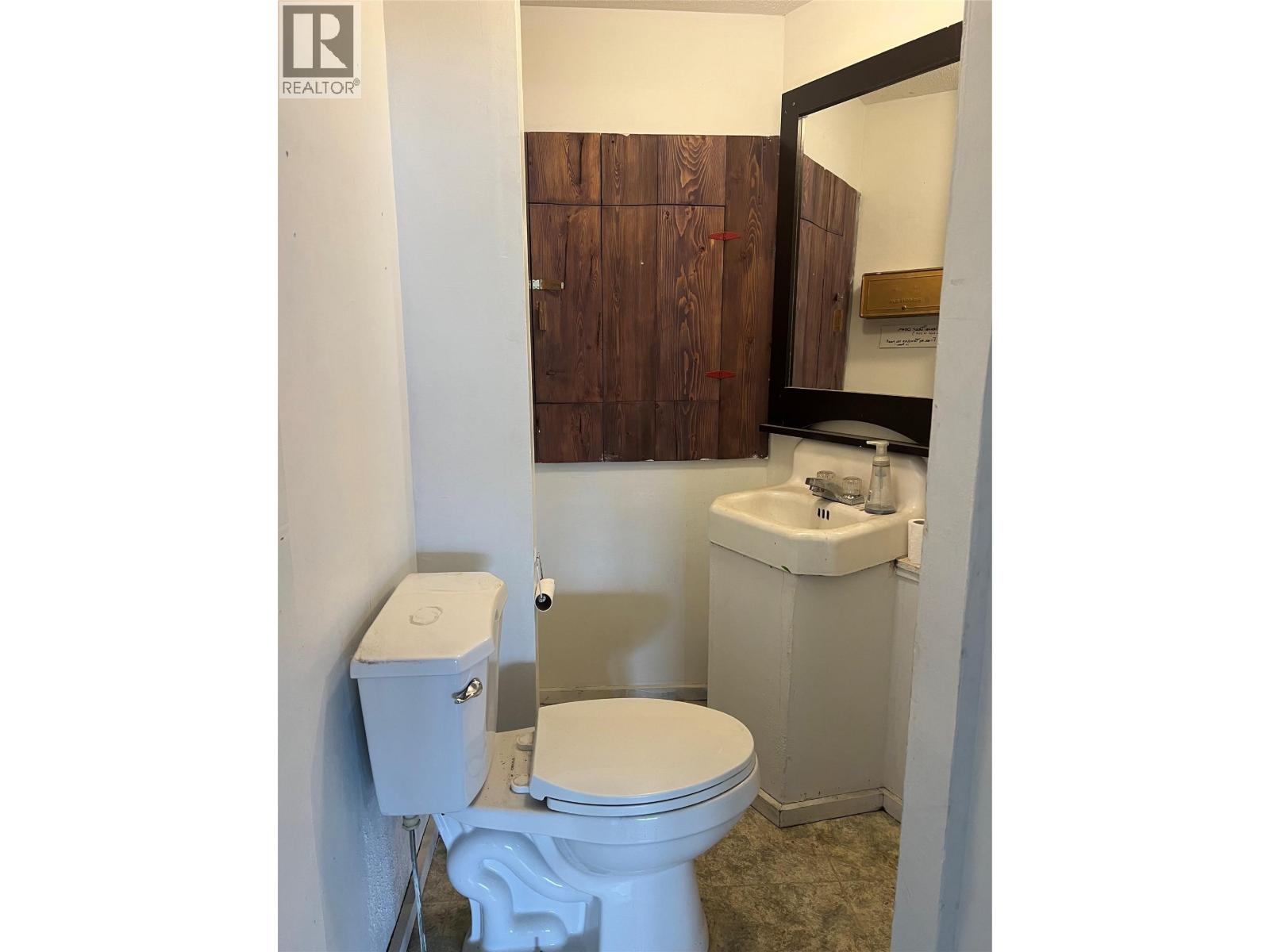 116 Northwest Boulevard Property Photo 12