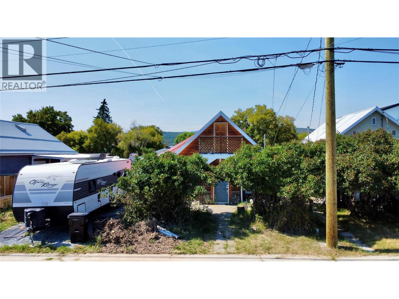 213 5th Avenue S Property Photo 1