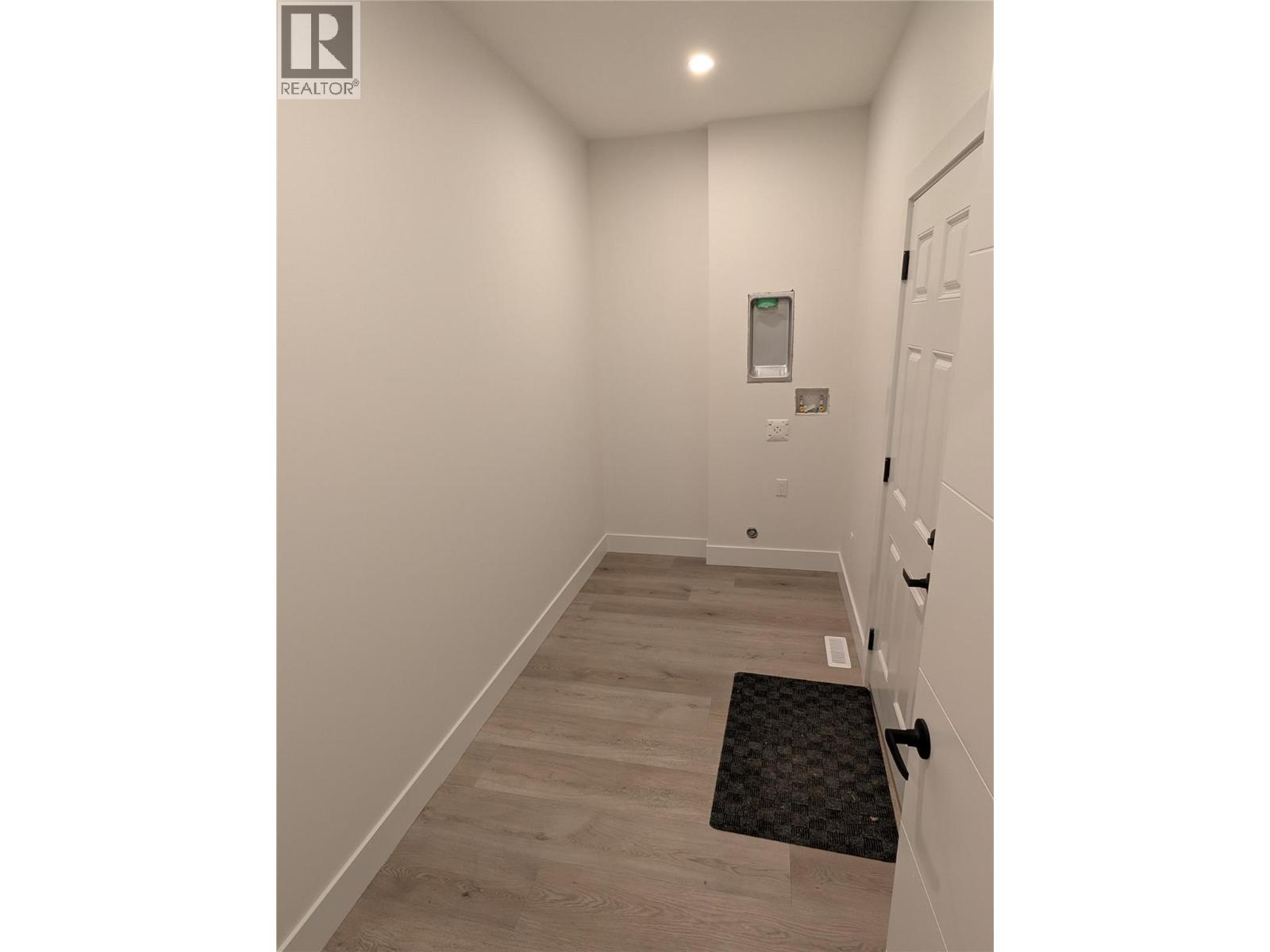 739 St Mary River Drive Property Photo 3