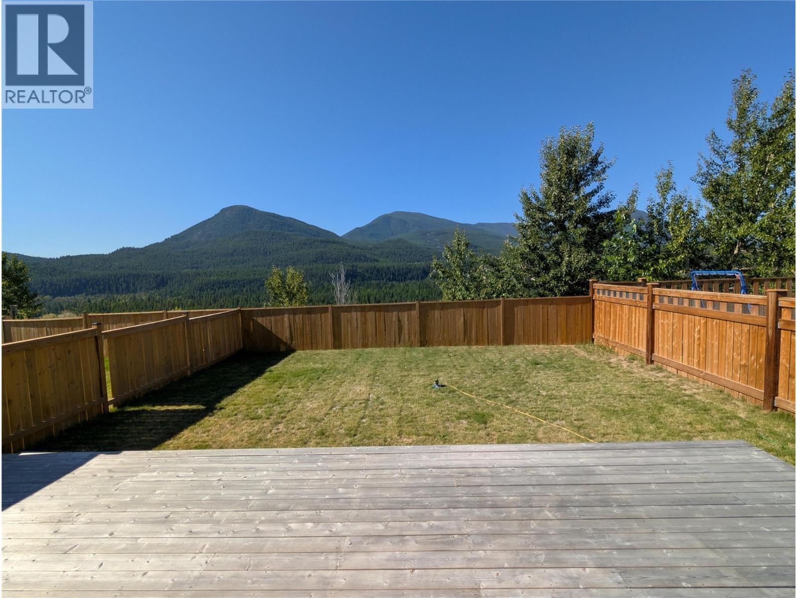 739 St Mary River Drive Property Photo 18