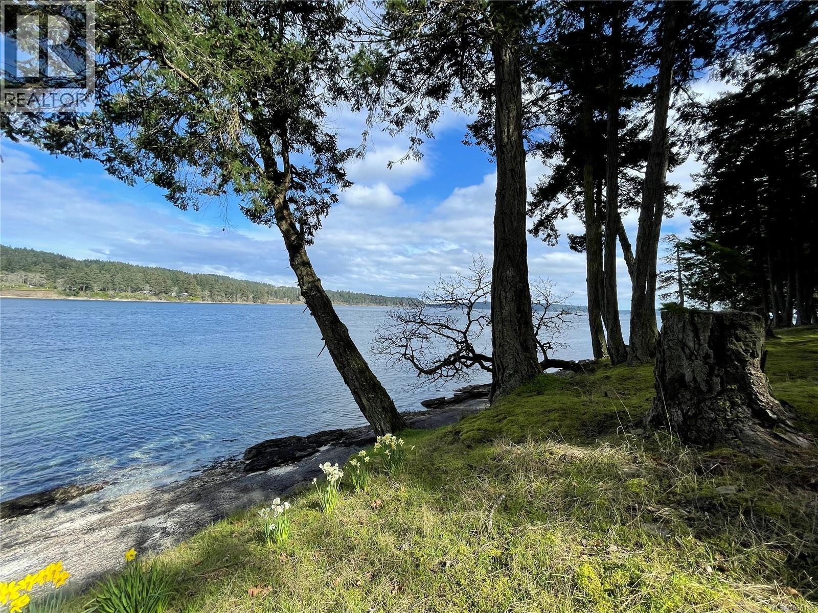 1022 Sea Fern Lane Property Photo 3